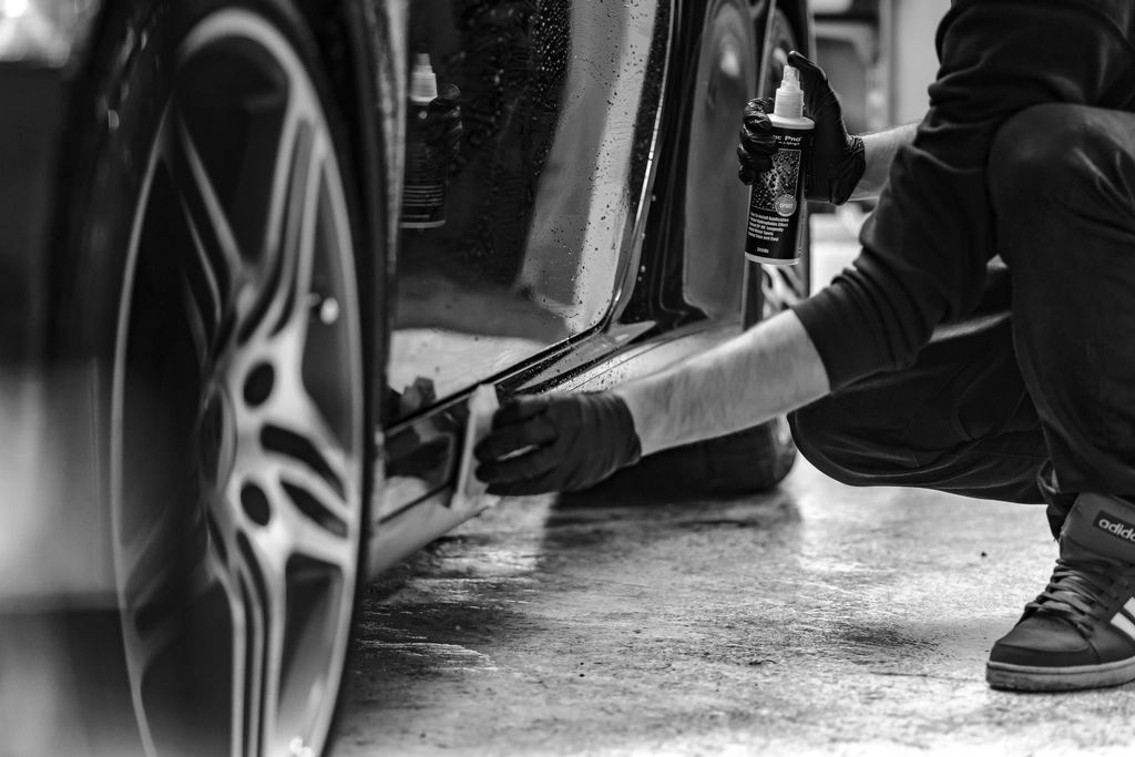 Ratų ir automobilio plovimas servise